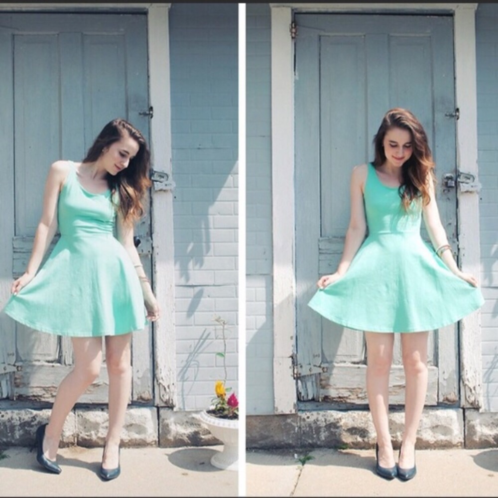 [Express] Mint Green Skater Dress Small Petite
